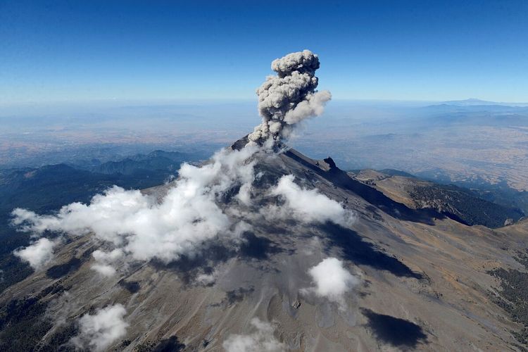 Volcán Popocatépetl explosión
